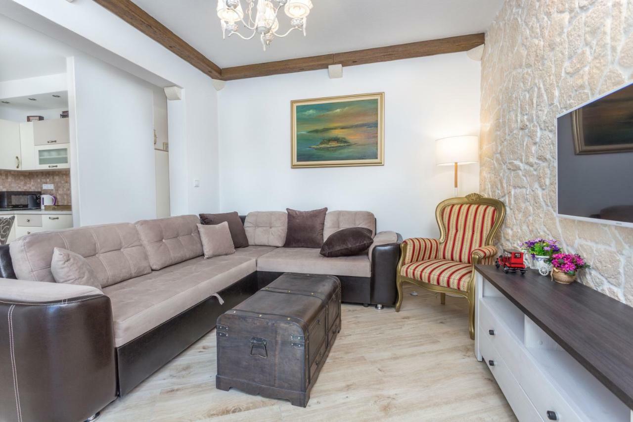 Villa Capitis In The Center Hvar Town Exterior photo